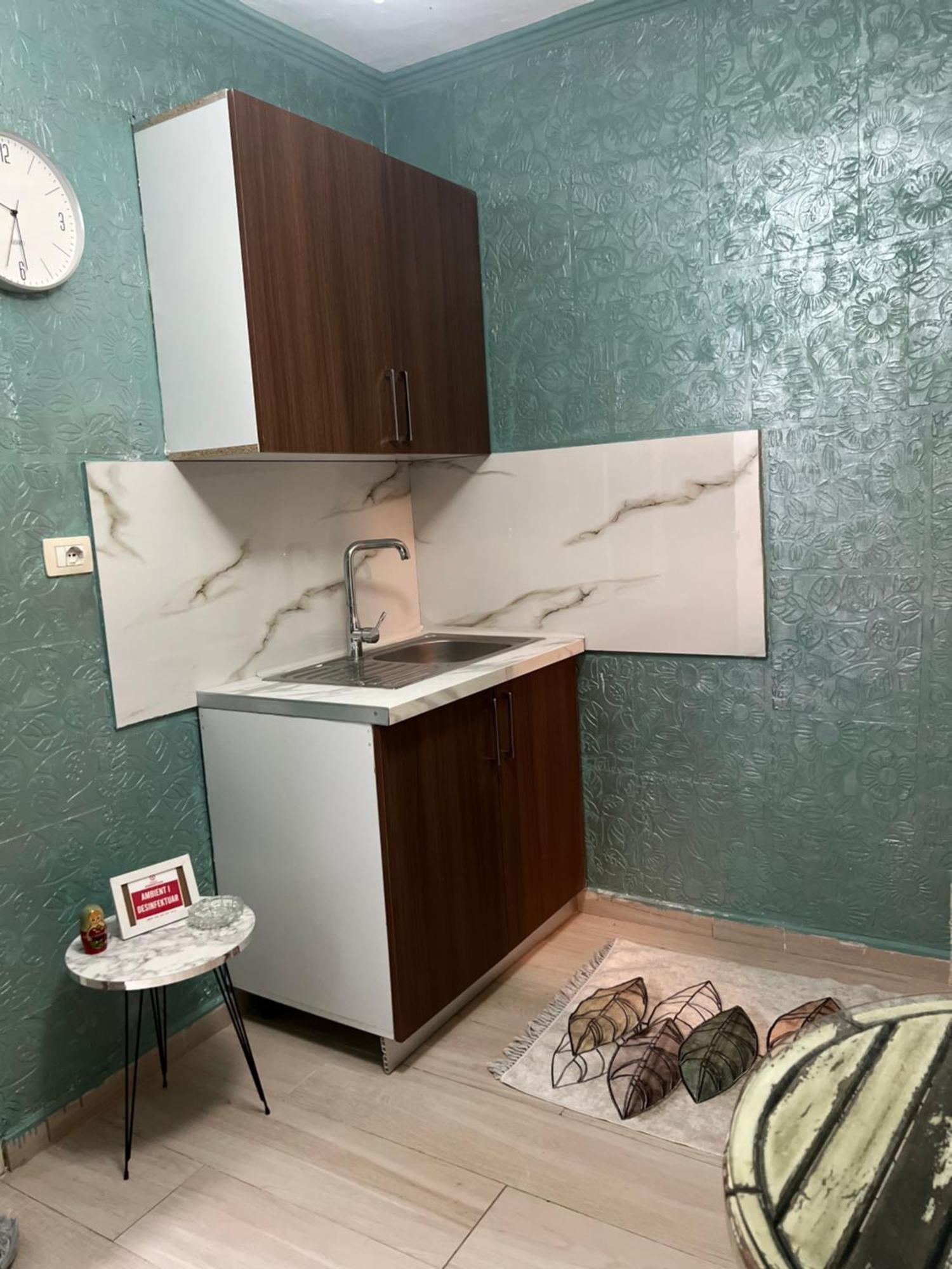 Central Cozy Apartment Old Train Station Тирана Екстериор снимка